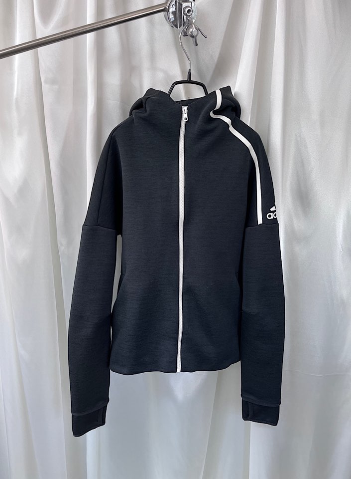 adidas zip-up hoodie (m)
