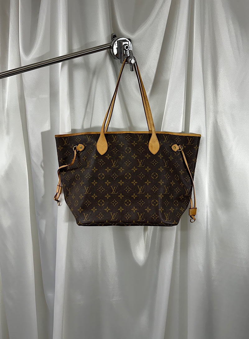 Louis vuitton leather bag (made in France)