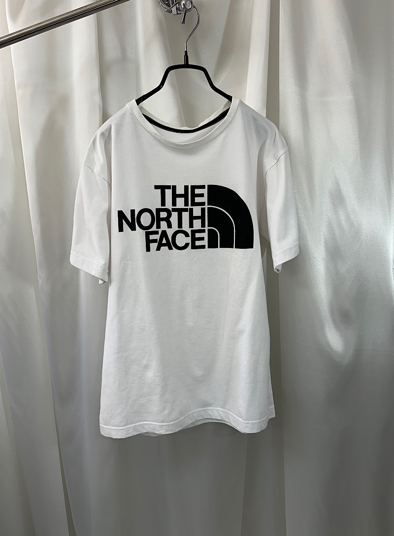The north face 1/2 T-shirt (M)